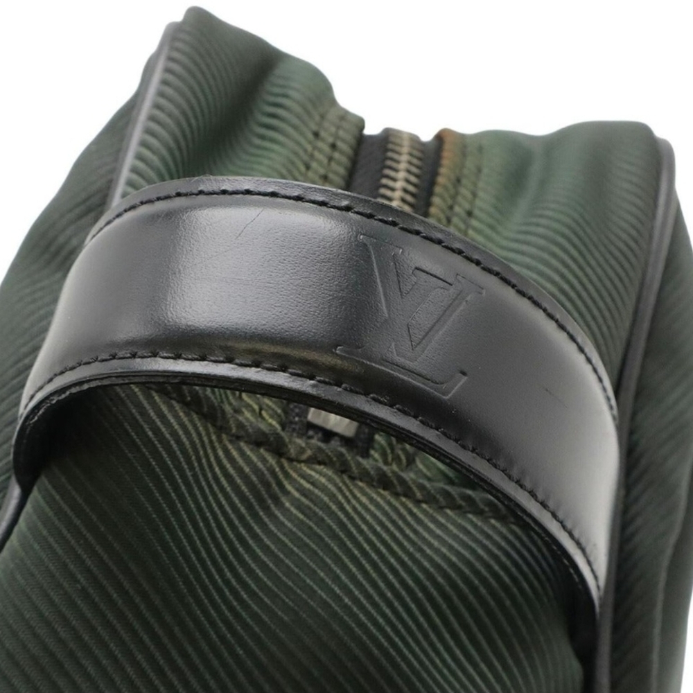 Louis Vuitton Taiga Parana Epicea Green Canvas Leather Clutch Pouch/ Bag (GUC) - Picture 3 of 16